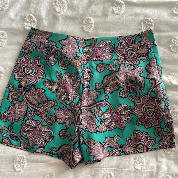 LOFT satin pleated shorts - Picture 2 of 4